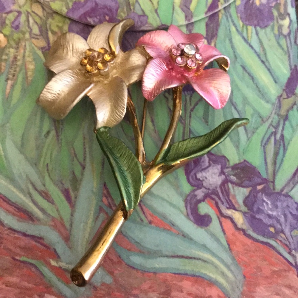 Vintage flower brooch !